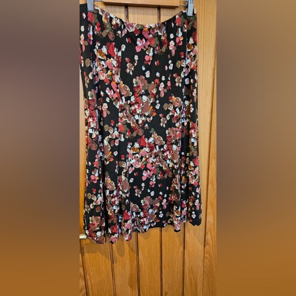 floral flowy midi skirt - Picture 2 of 5